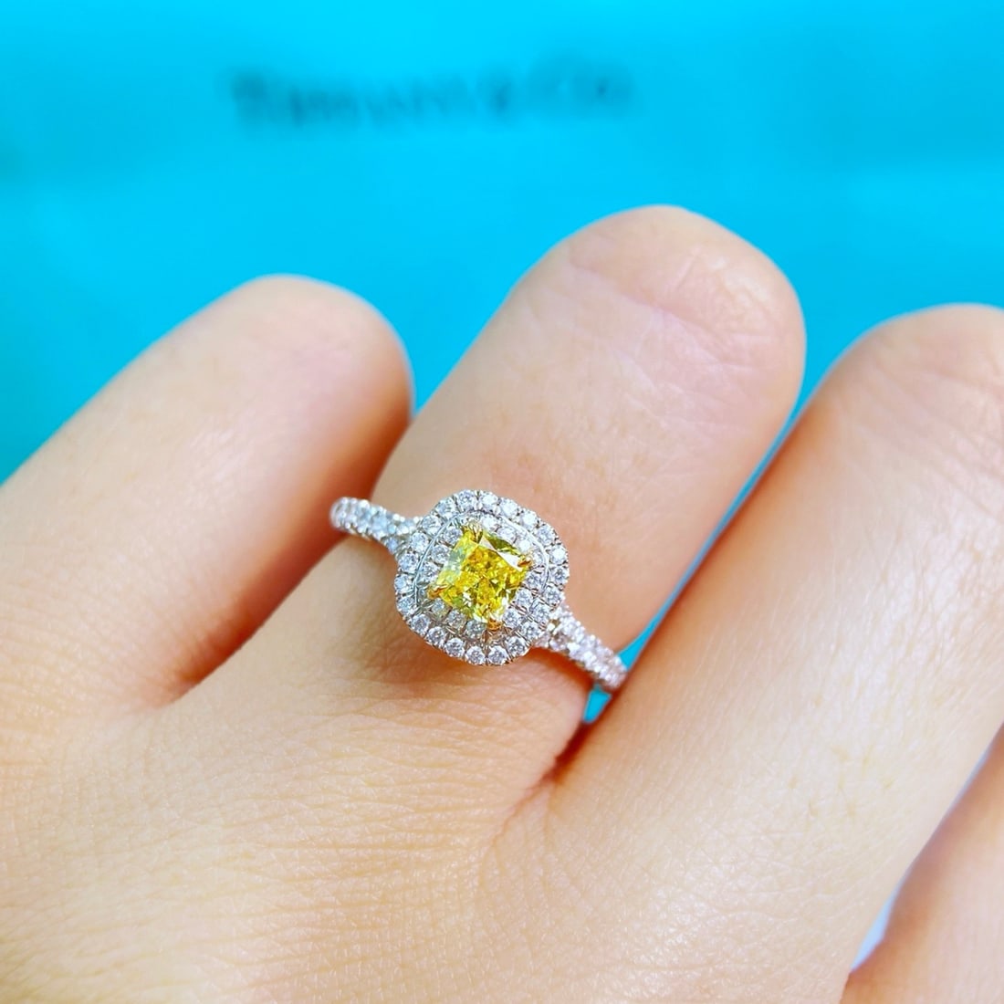 Express Shipping Pt950/express Shipping 18k Gold 0.78 Ctw Natural Yellow Diamond & Diamond Ring - 2