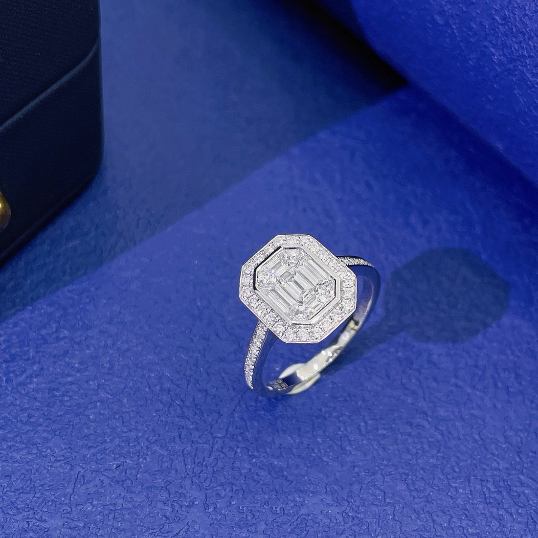 Express Shipping 18k Gold 0.78 Ctw Natural H Diamond Ring: Ref:25032 // gold content:18k gold // ring size:6. 75us // // main gemstone:diamond // shape:multiple // carat weight:0. 51ct // clarity grade:vs-si // color:h // treatment:natural // // adjacent