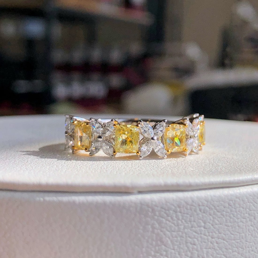 Express Shipping 18k Gold 2.57 Ctw Natural Yellow Diamond & Diamond Ring: Ref:25052 // gold content:18k gold // ring size:6. 25us // // main gemstone:yellow diamond // shape:cushion // carat weight:2. 09ct // color:yellow // treatment:natural // // adjacent gemstone 2 :