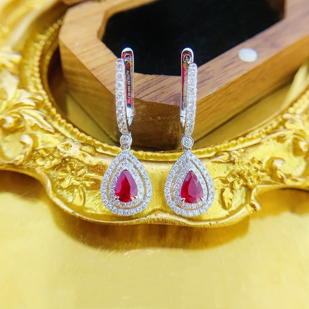 Express Shipping 18k Gold 1.40 Ctw Natural Ruby & Diamond Earrings: Ref:25059 // gold content:18k gold // main gemstone:ruby // shape:pear // carat weight:0. 78ct // color:red // treatment:natural // // adjacent gemstone 2 : diamond // shape:round // carat weight:0. 6