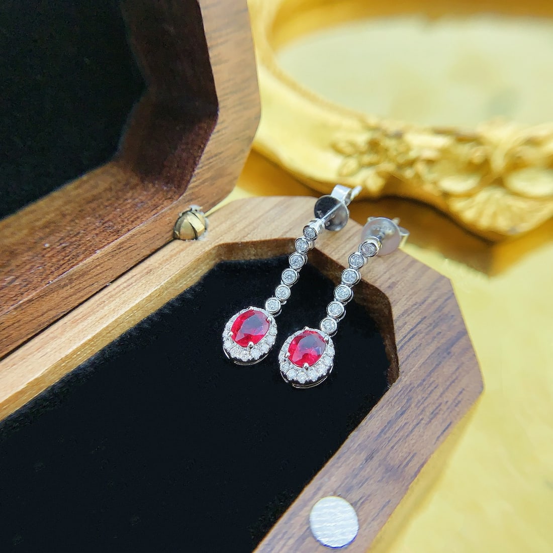 Express Shipping 18k Gold 0.88 Ctw Natural Ruby & Diamond Earrings - 3