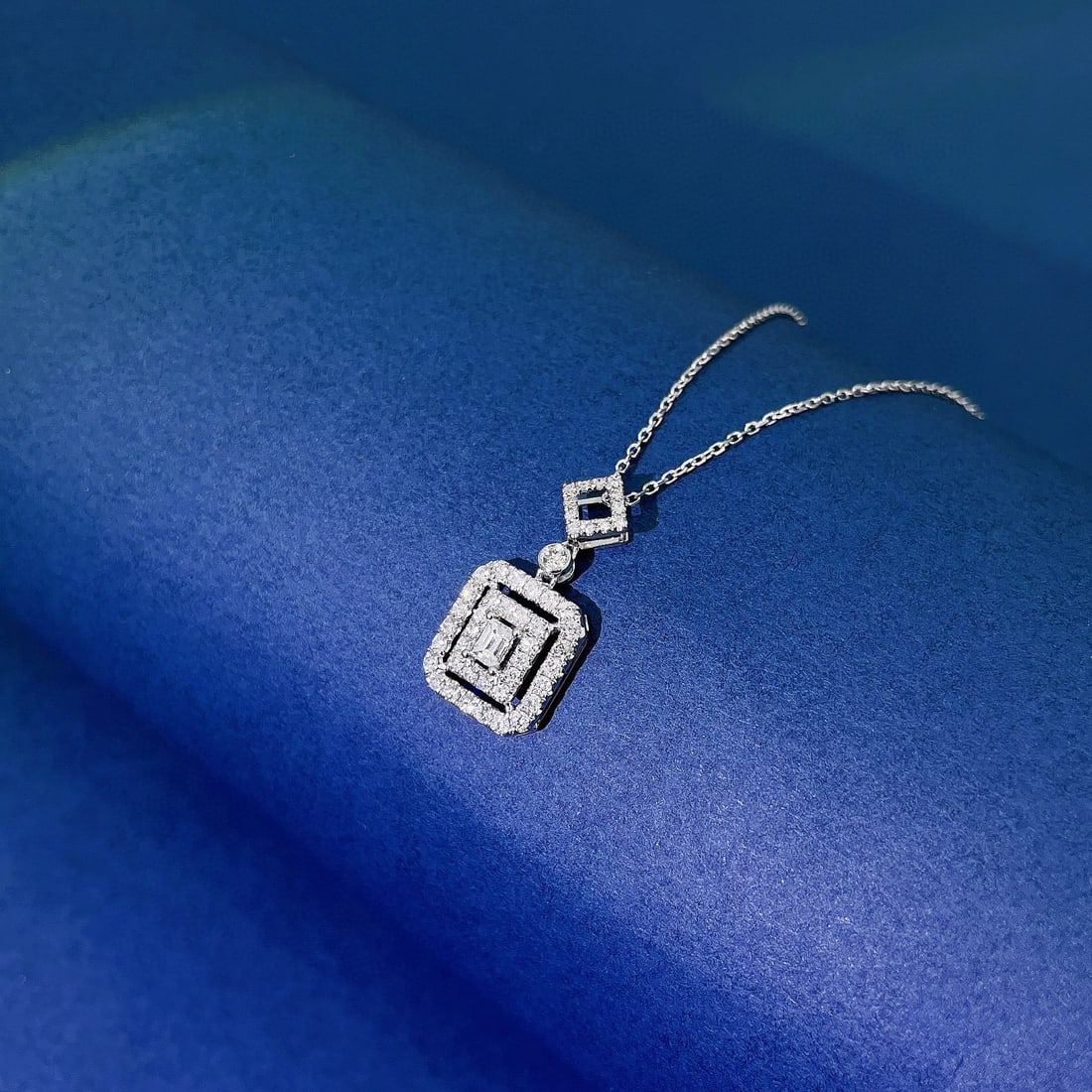 Express Shipping 18k Gold 0.40 Ctw Natural H Diamond Necklace - 2