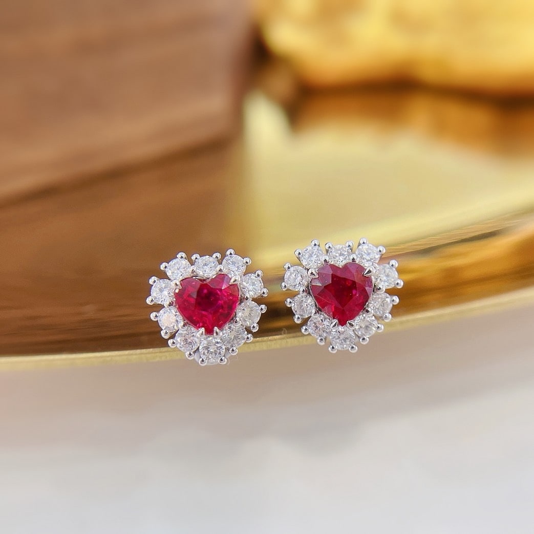 Express Shipping 18k Gold 1.16 Ctw Vivid Red Natural Ruby & Diamond Earrings: Ref:25091 // gold content:18k gold // main gemstone:ruby // shape:heart // carat weight:0. 74ct // color:vivid red // treatment:natural // // adjacent gemstone 2 : diamond // shape:round // carat