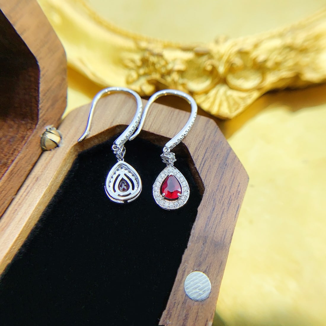 Express Shipping 18k Gold 0.68 Ctw Vivid Red Natural Ruby & Diamond Earrings - 4