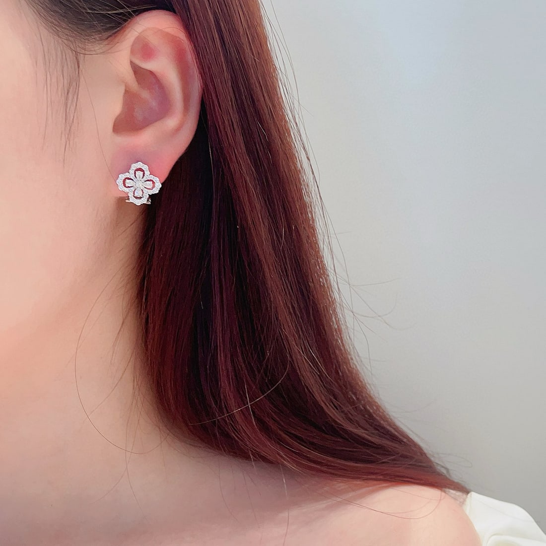 Express Shipping 18k Gold 1.42 Ctw Natural H Diamond Earrings - 2