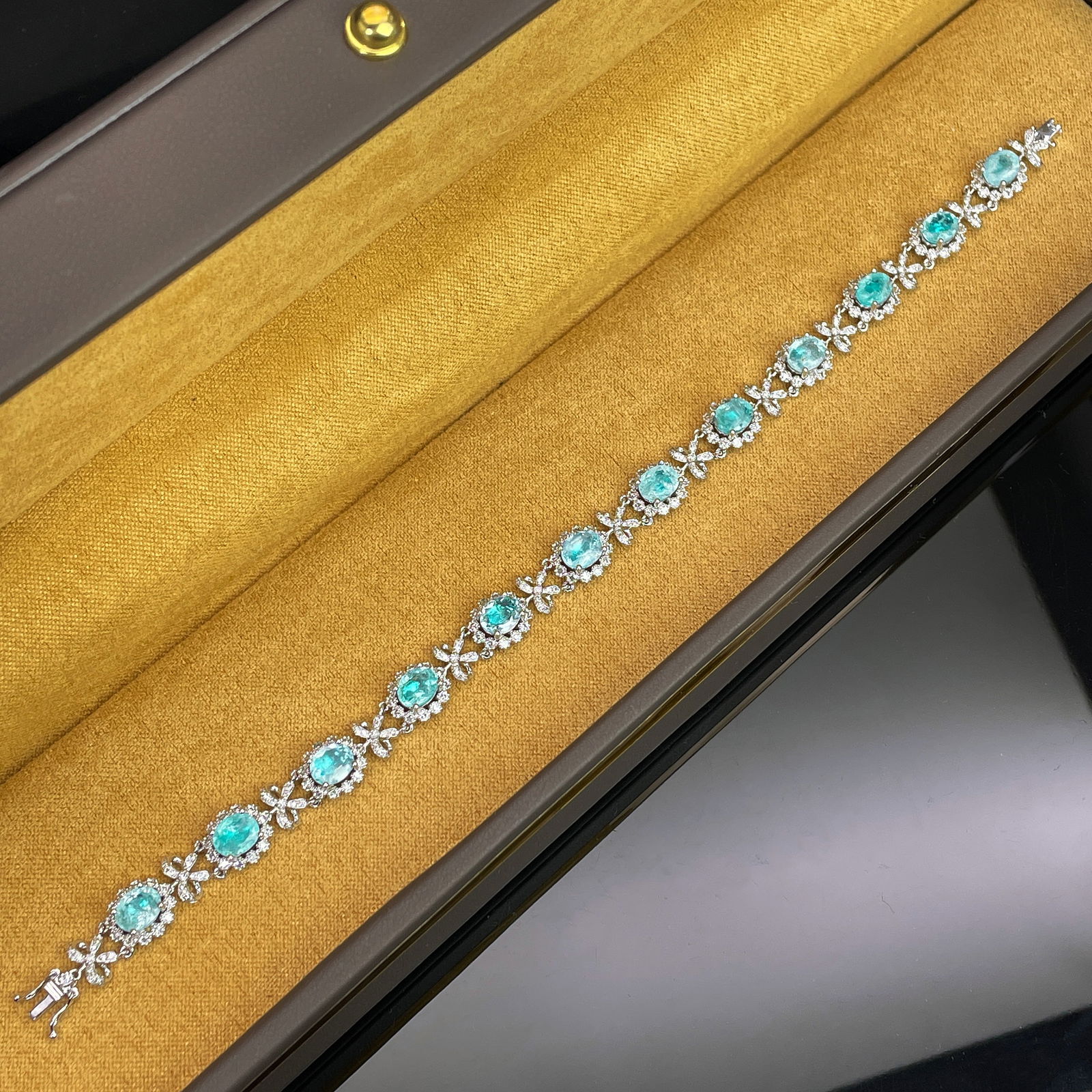 14k Gold 6.2 Ct Natural Paraiba Tourmaline & Diamond Bracelet - 3
