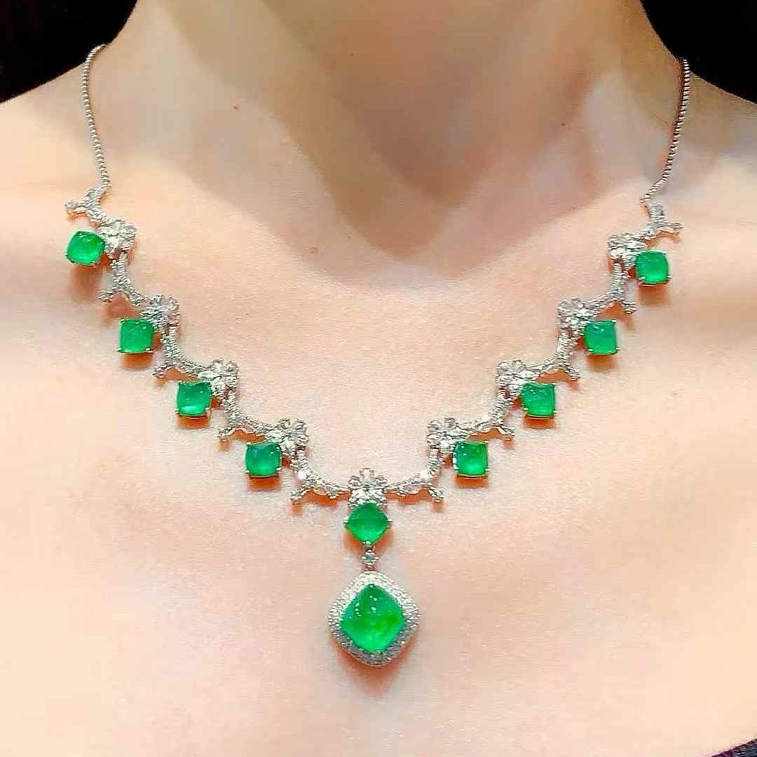 14k Gold 13 Ct Natural Emerald & Diamond Necklace - 6