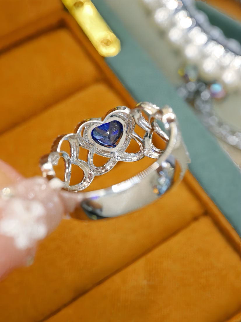 14k Gold 1.67 Ctw Vivid Blue Natural Sapphire & Diamond Ring - 4