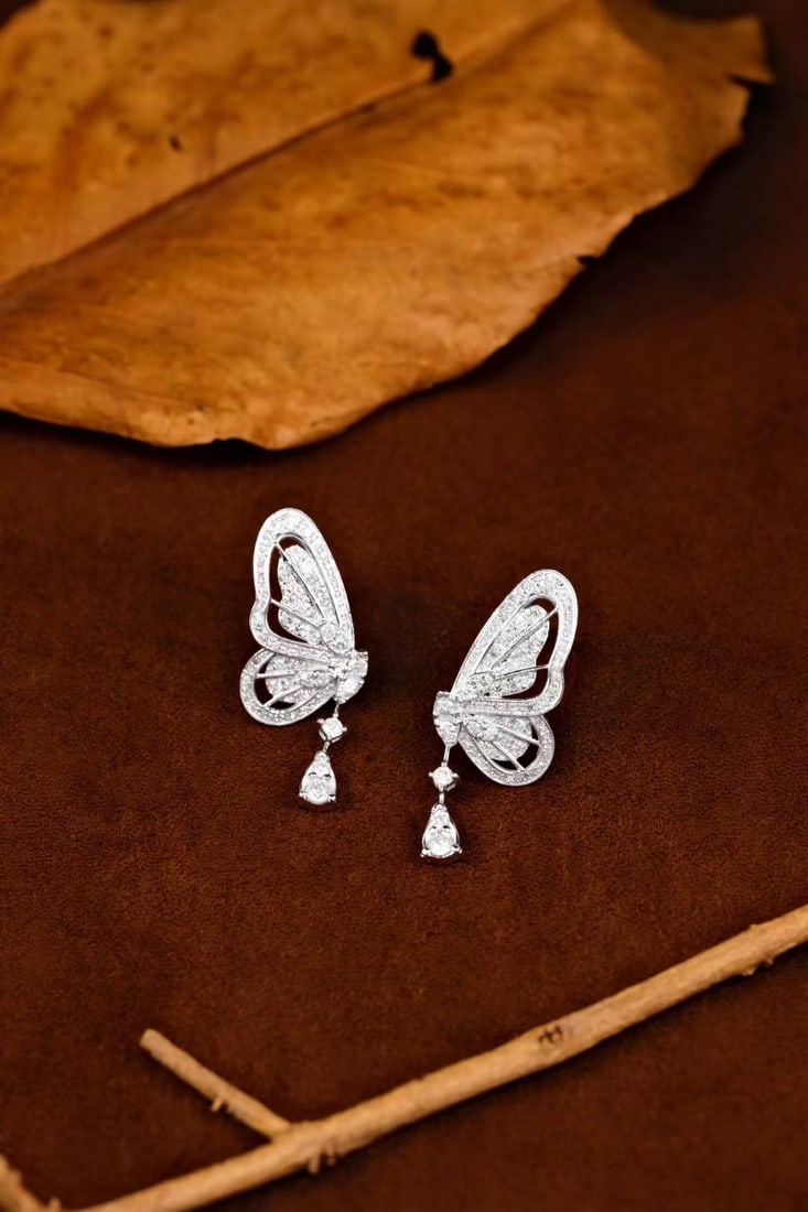 14k Gold 0.56 Ct Natural H Diamond & Butterfly Earrings: Ref:231111076 // gold content:14k gold // main gemstone:diamond // shape:round // carat weight:0. 56ct // clarity grade:vs-si // color:h // treatment:natural // cut grade:g // Condition: NewLow