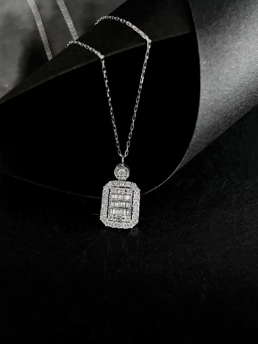 14k Gold 0.5 Ct Natural H Diamond Necklace: Ref:231111077 // gold content:14k gold // main gemstone:diamond // shape:multiple // carat weight:0. 5ct // clarity grade:vs-si // color:h // treatment:natural // Condition: NewLow Estimate: