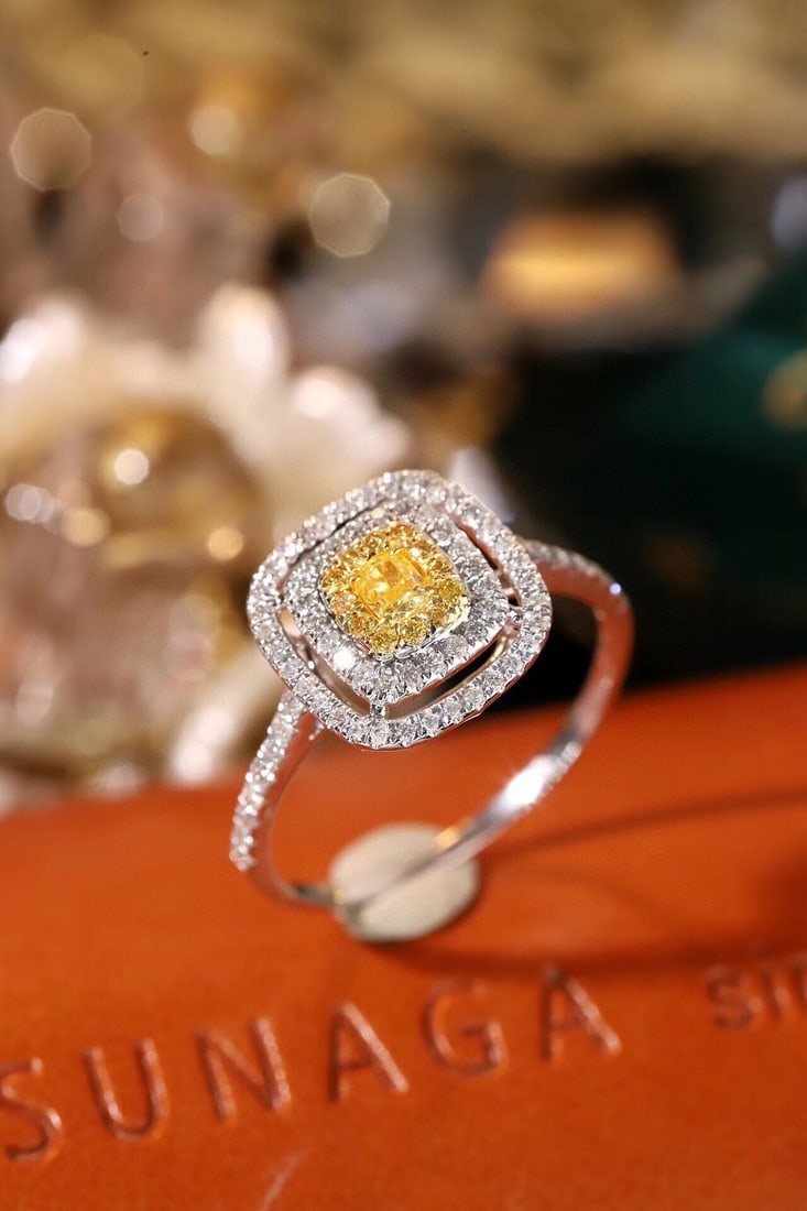 14k Gold 0.55 Ctw Natural Yellow Diamond & Diamond Ring (1 of 9)