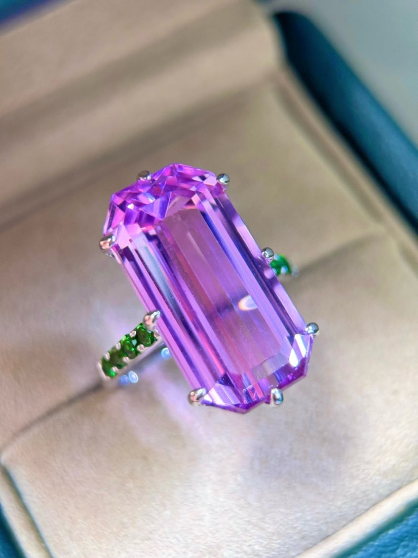 14k Gold 17.11 Ctw Natural Kunzite & Tsavorite Ring - 4