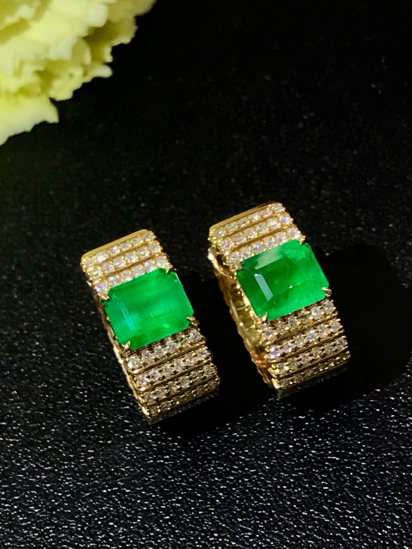 14k Gold 2.93 Ctw Vivid Green Natural Emerald & Diamond Earrings - 2