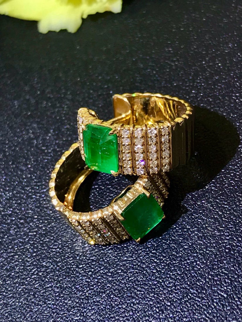 14k Gold 2.93 Ctw Vivid Green Natural Emerald & Diamond Earrings - 5