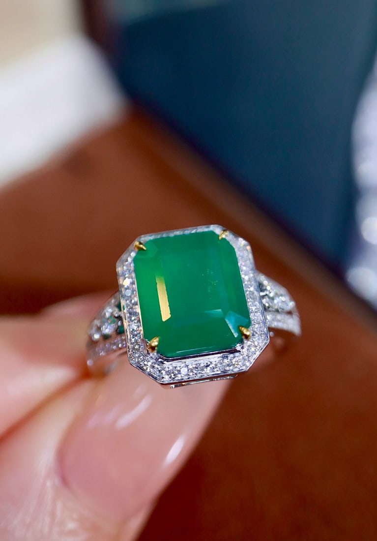 14k Gold 4.16 Ctw Natural Emerald & Diamond Ring - 4