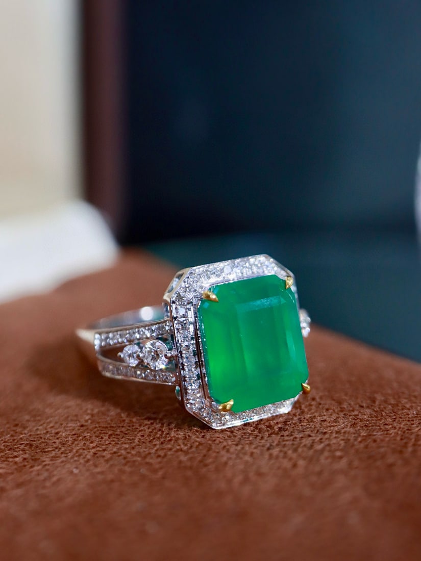 14k Gold 4.16 Ctw Natural Emerald & Diamond Ring - 6