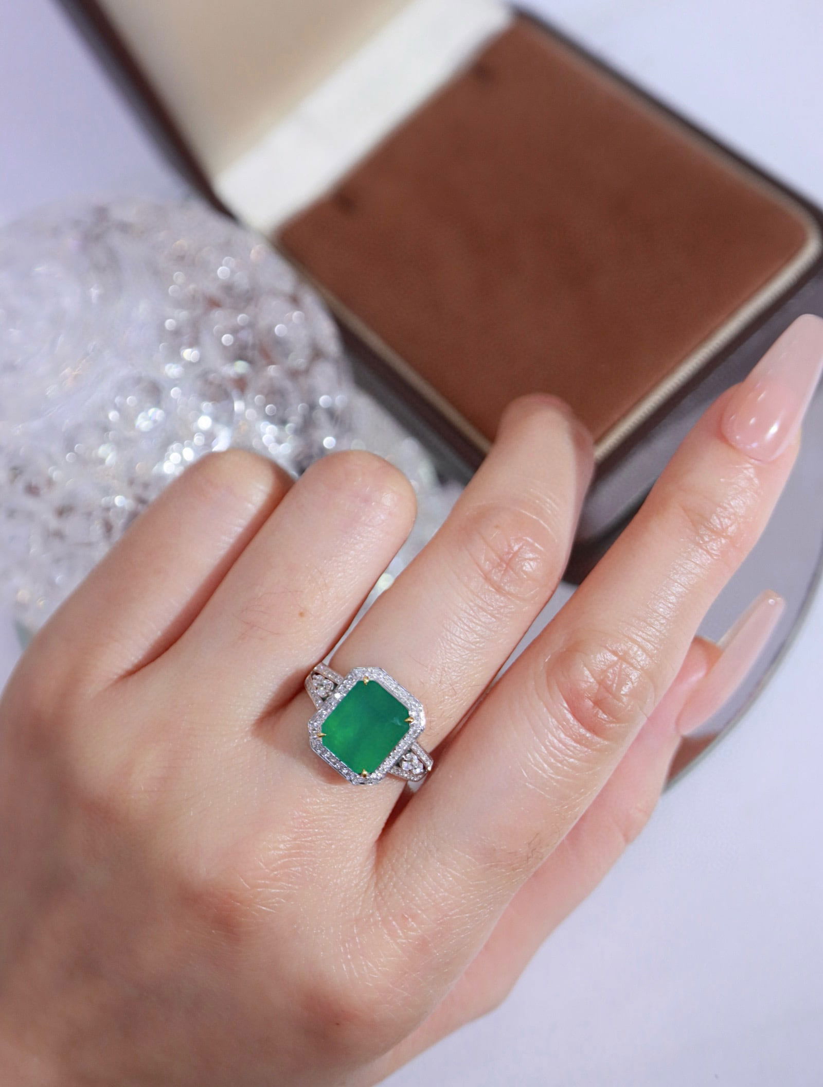 14k Gold 4.16 Ctw Natural Emerald & Diamond Ring - 8