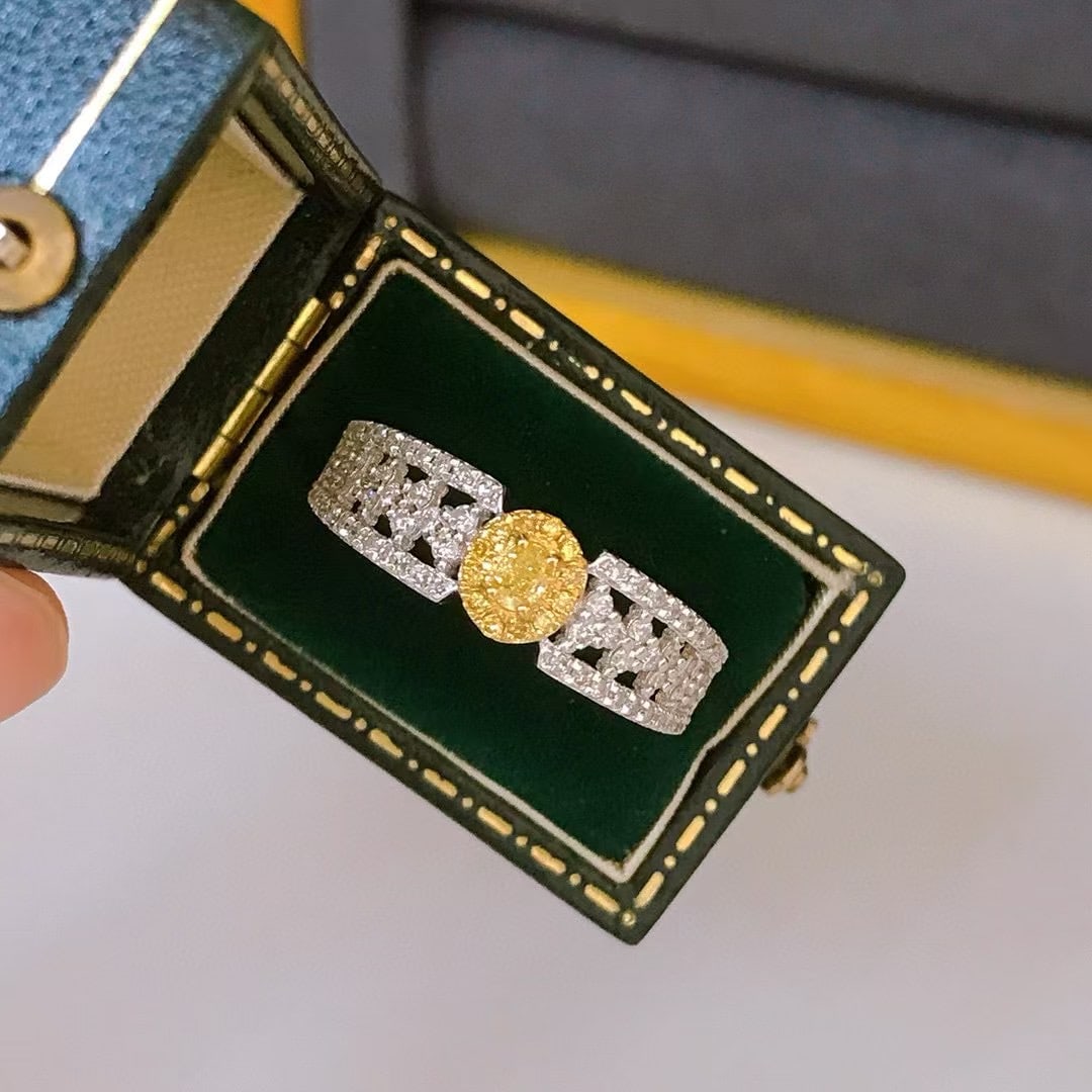 14k Gold 0.68 Ct Natural Color Diamond Ring - 5