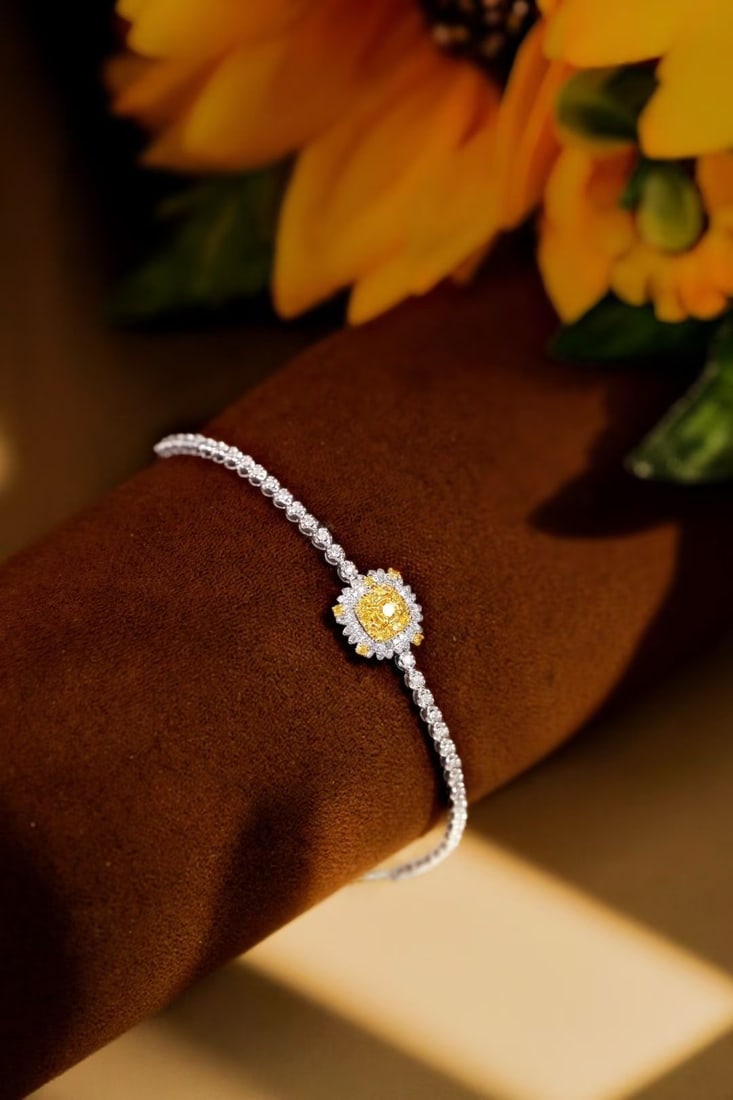 14k Gold 0.58 Ct Natural Color Diamond Bracelet - 3