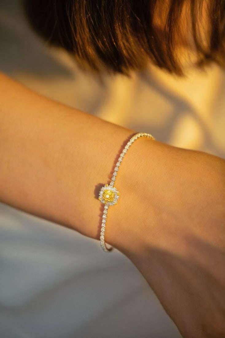 14k Gold 0.58 Ct Natural Color Diamond Bracelet - 5