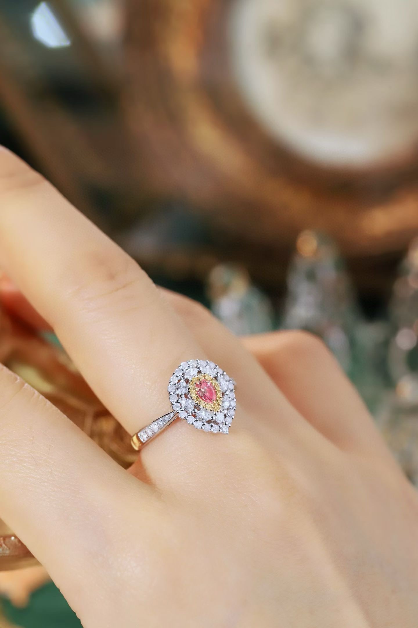 14k Gold 0.78 Ctw Natural Pink Diamond & Diamond Ring - 8