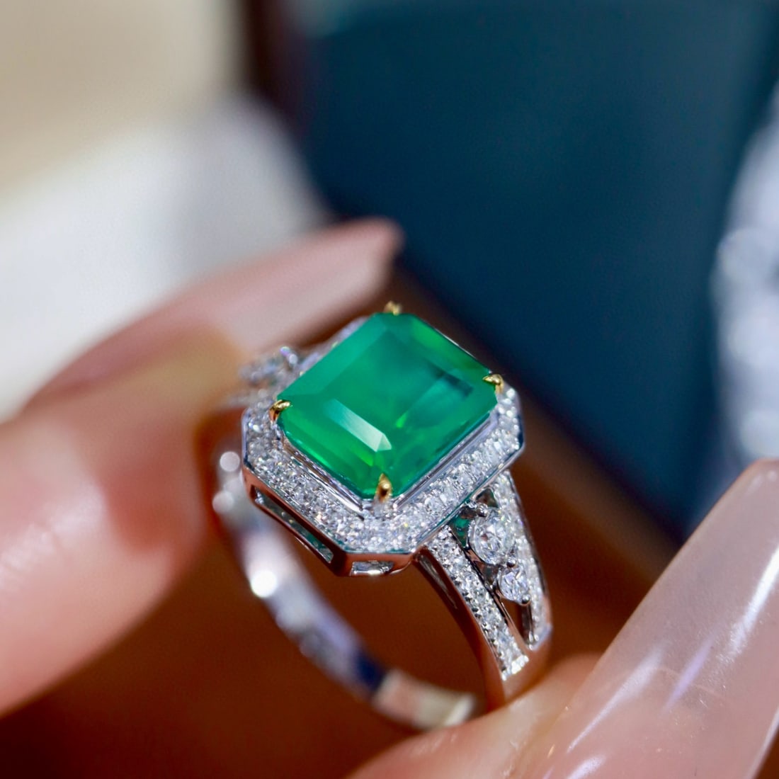 14k Gold 2.10 Ctw Natural Emerald & Diamond Ring - 2