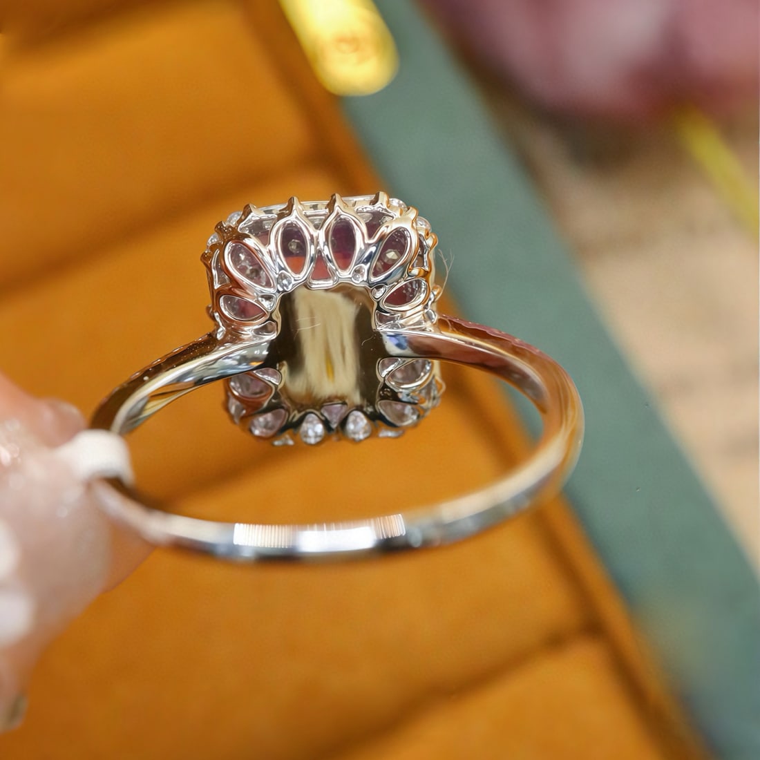 14k Gold 1.98 Ctw Natural Padparadscha Sapphire & Diamond Ring - 4