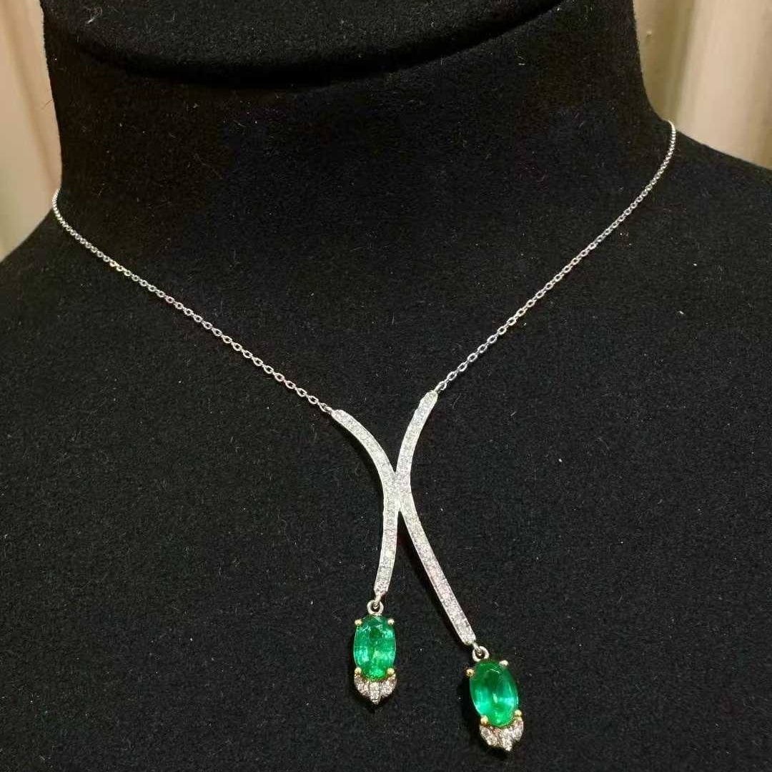 14k Gold 1 Ct Vivid Green Natural Emerald & Diamond Necklace - 2