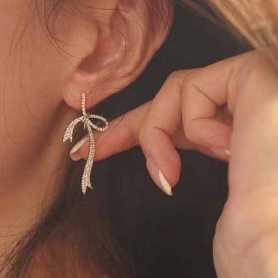 14k Gold 0.88 Ct Natural H Diamond Earrings - 4