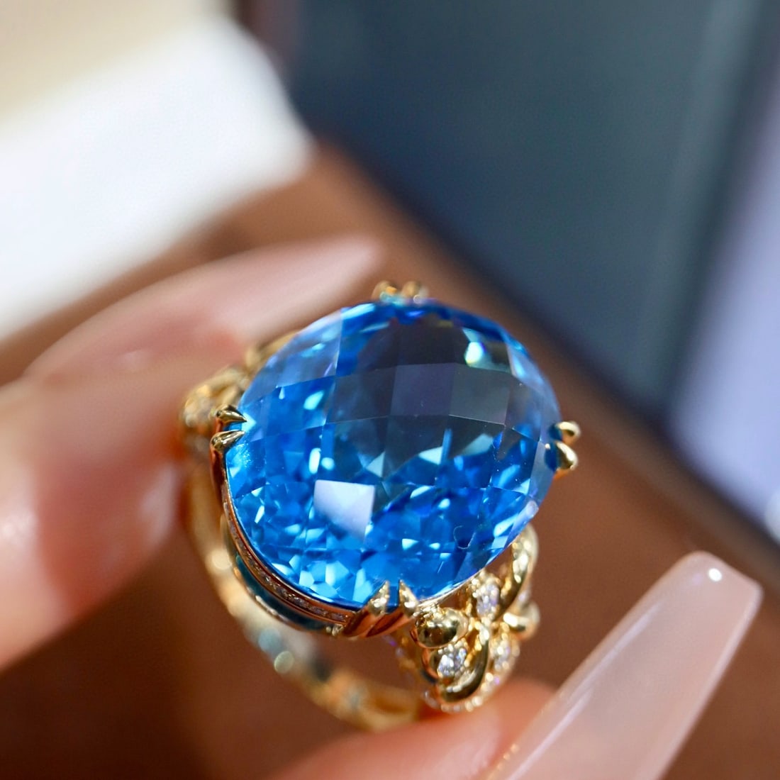 14k Gold 20.38 Ctw Natural Topaz & Diamond Ring - 2