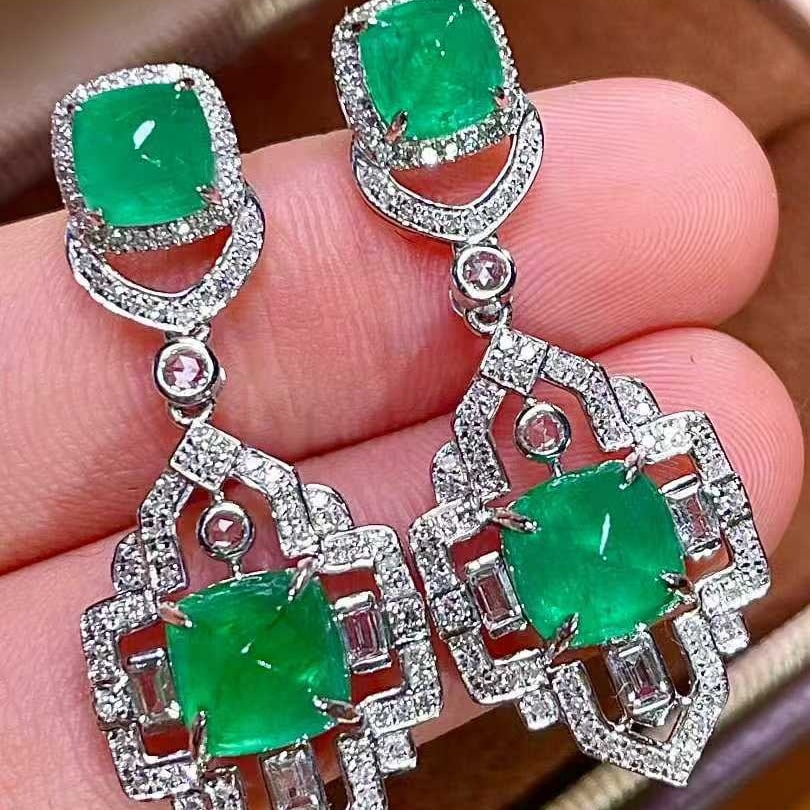 14k Gold 6.00 Ctw Natural Emerald & Sapphire Earrings: Ref:231111237 // gold content:14k gold // main gemstone:emerald // shape:sugar-loaf // carat weight:5. 5ct // color:green // treatment:natural // // adjacent gemstone 2 : sapphire // shape:multiple