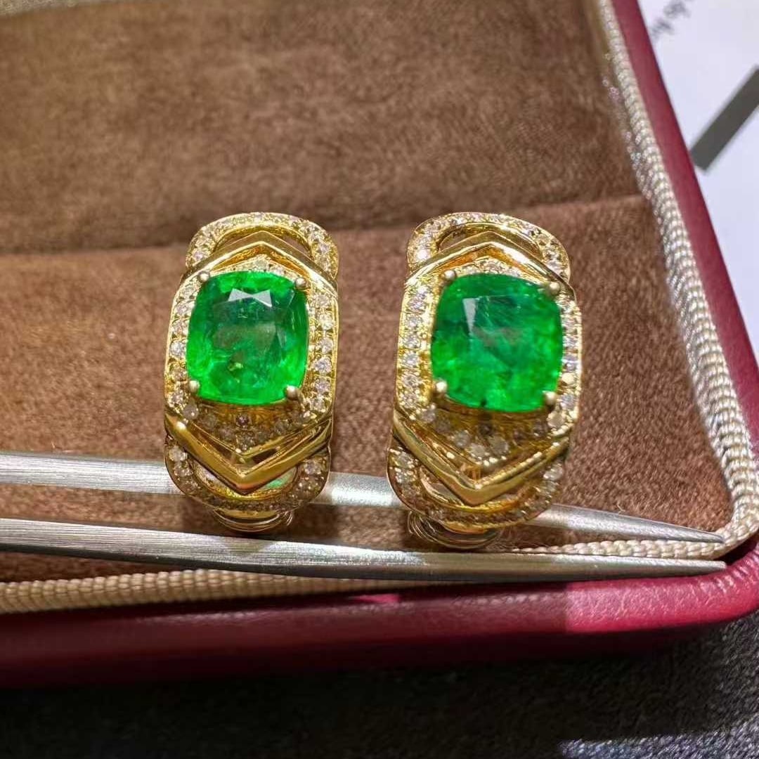 14k Gold 2.07 Ctw Vivid Green Natural Emerald & Diamond Earrings - 2