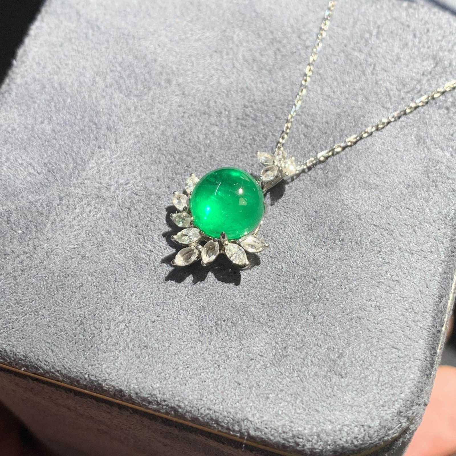 14k Gold 3.40 Ctw Vivid Green Natural Emerald & Diamond Necklace - 3