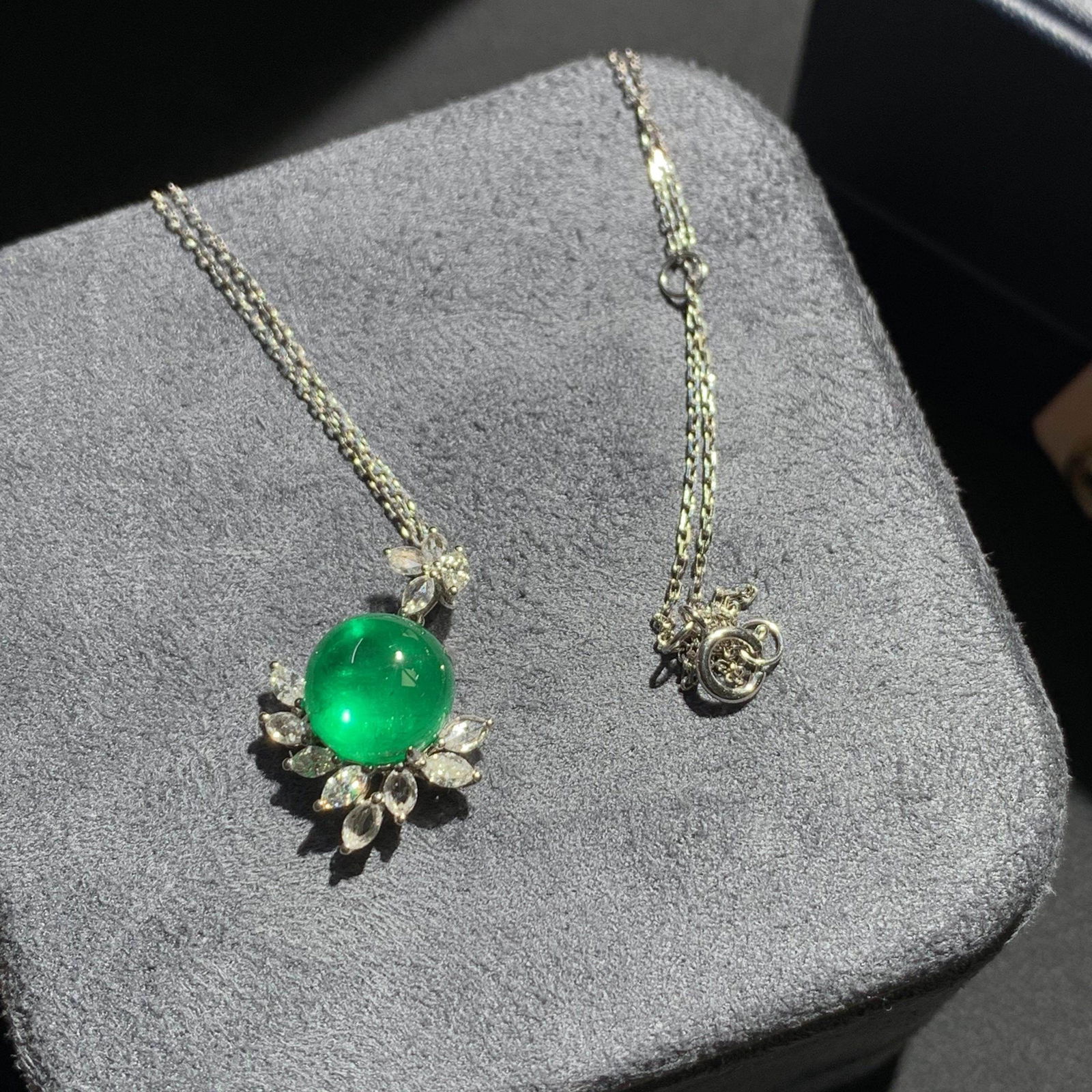 14k Gold 3.40 Ctw Vivid Green Natural Emerald & Diamond Necklace - 5