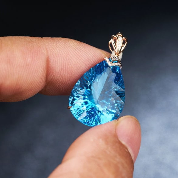 14k Gold 20.2 Ct Natural Topaz & Diamond Pendant( Without Chain ) - 8