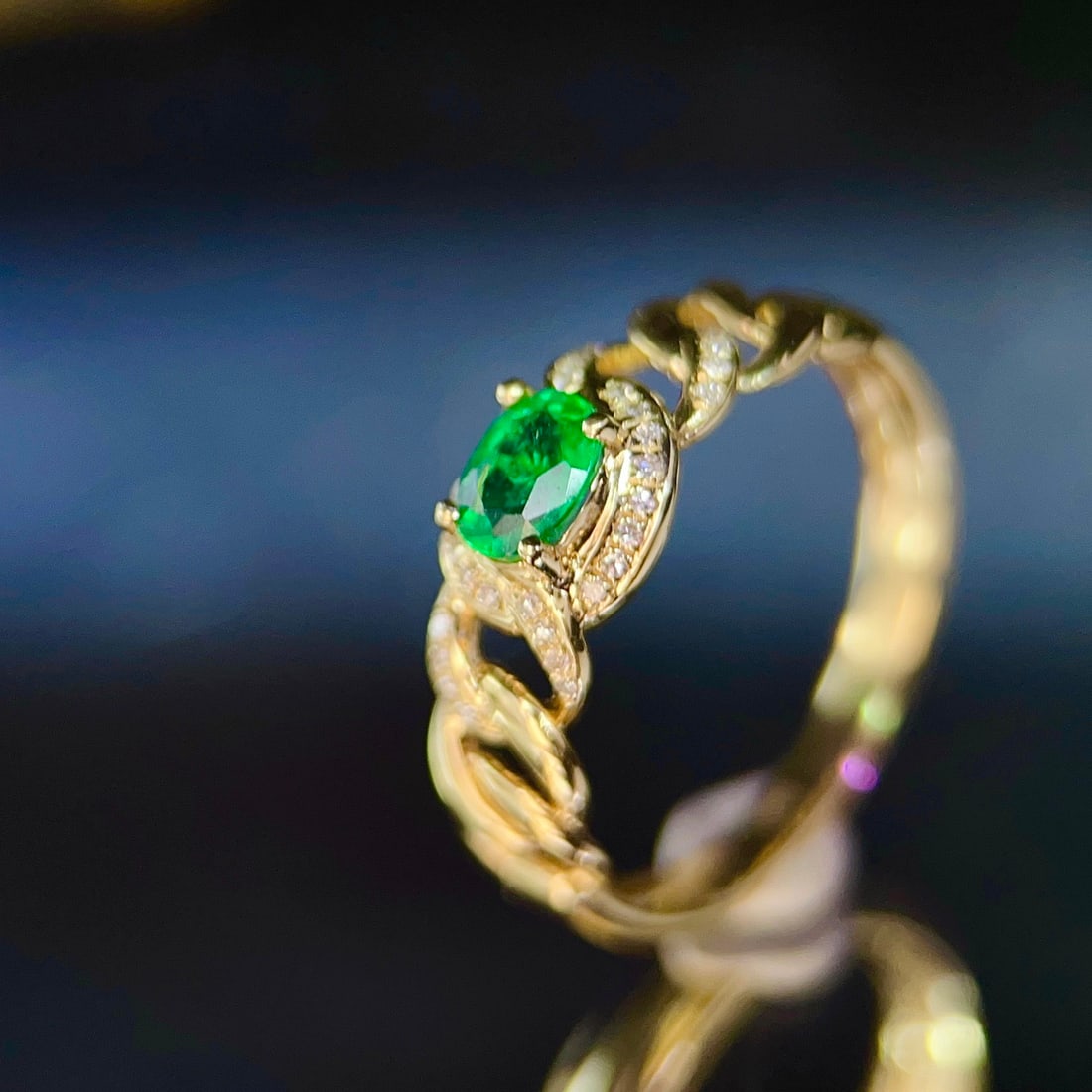 14k Gold 0.36 Ct Vivid Green Natural Emerald & Diamond Ring - 4