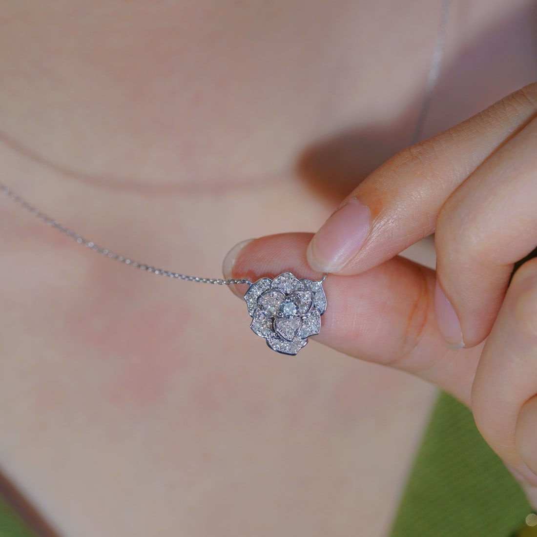 14k Gold 0.55 Ct Natural H Diamond & Flowers Necklace - 3