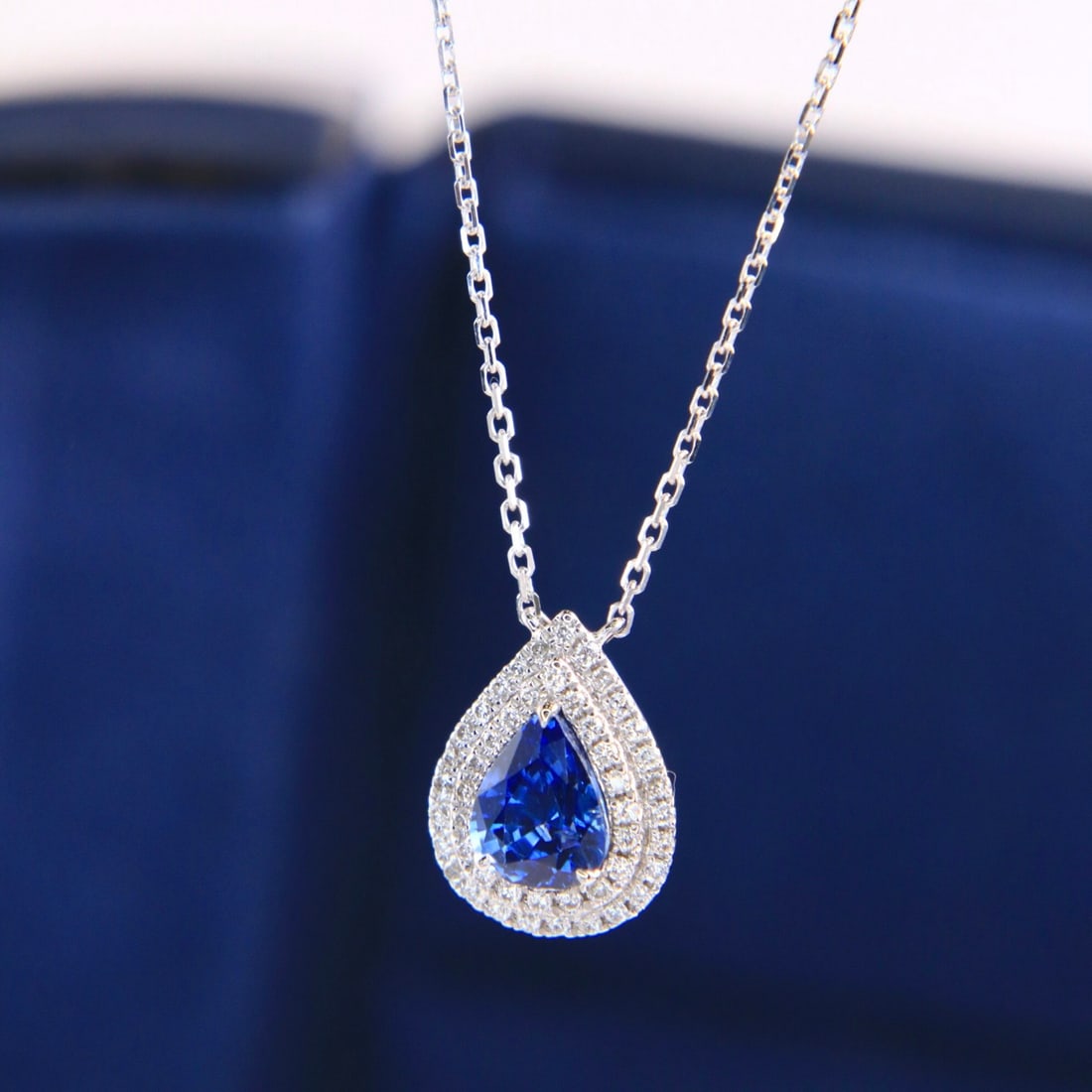 14k Gold 1.12 Ctw Vivid Blue Natural Sapphire & Diamond Necklace - 5