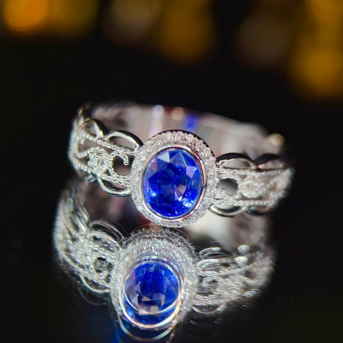 14k Gold 0.82 Ctw Vivid Blue Natural Sapphire & Diamond Ring - 2