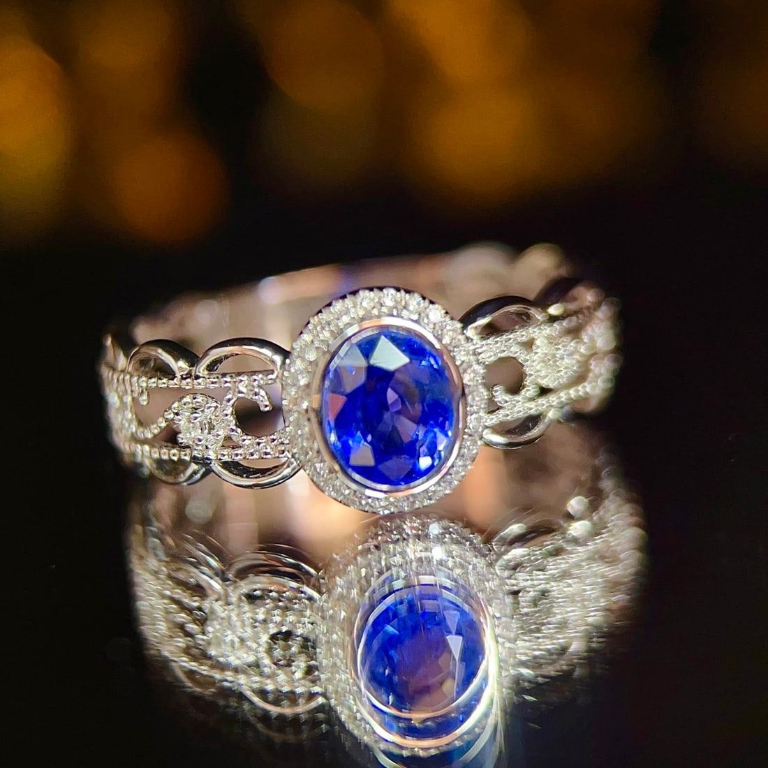 14k Gold 0.82 Ctw Vivid Blue Natural Sapphire & Diamond Ring - 3