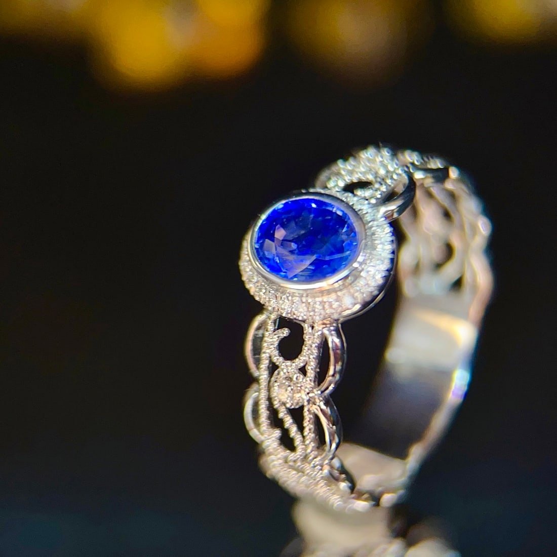 14k Gold 0.82 Ctw Vivid Blue Natural Sapphire & Diamond Ring - 5