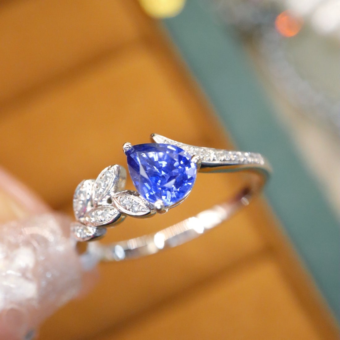 14k Gold 0.82 Ctw Natural Sapphire & Diamond Ring - 2