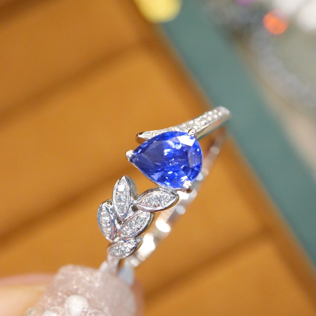 14k Gold 0.82 Ctw Natural Sapphire & Diamond Ring - 4