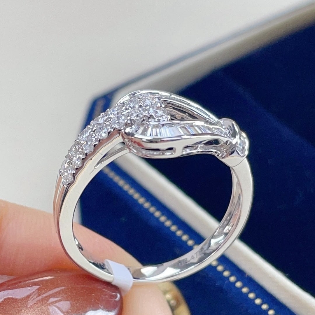 14k Gold 0.47 Ct Natural H Diamond Ring - 3