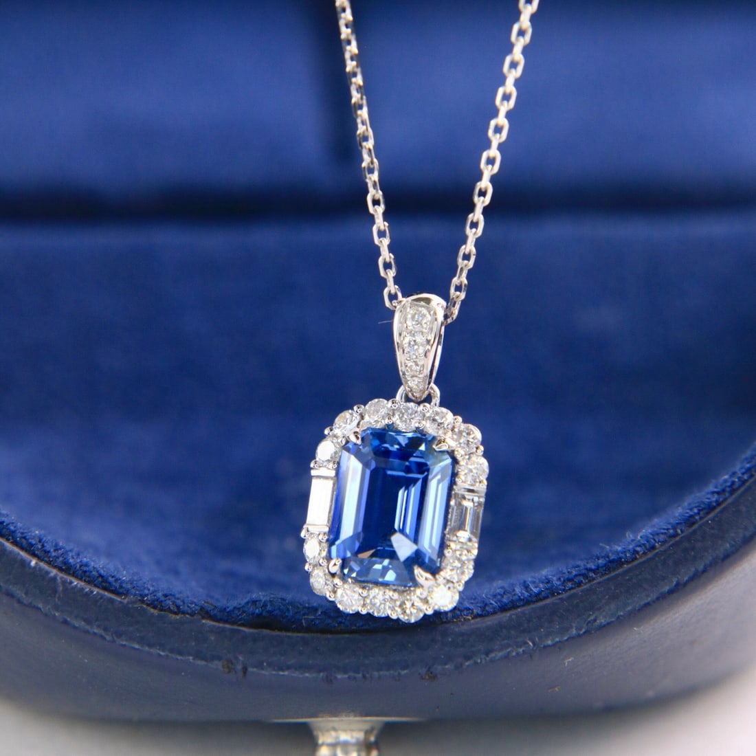 14k Gold 1.88 Ctw Natural Sapphire & Diamond Pendant( Without Chain ) - 5