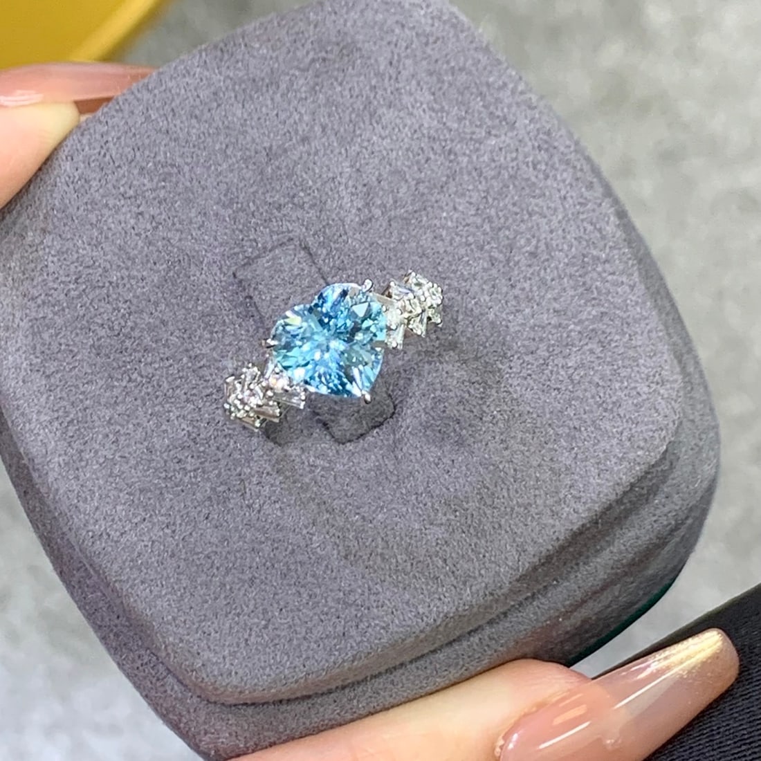 14k Gold 2.75 Ctw Natural Aquamarine & Diamond Ring - 4