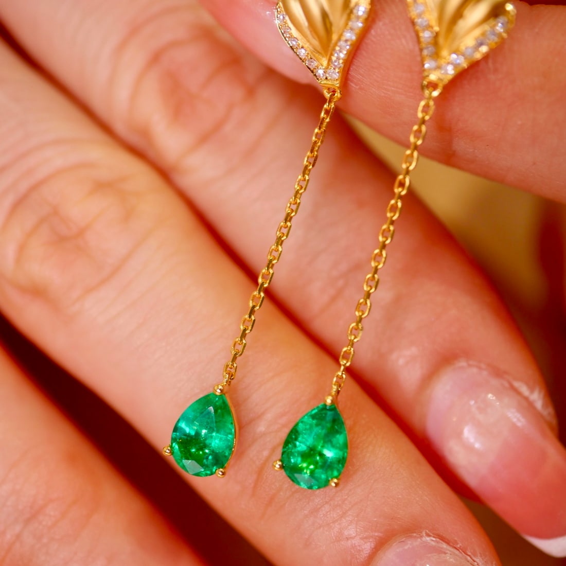 14k Gold 1.50 Ctw Vivid Green Natural Emerald & Diamond Earrings - 3
