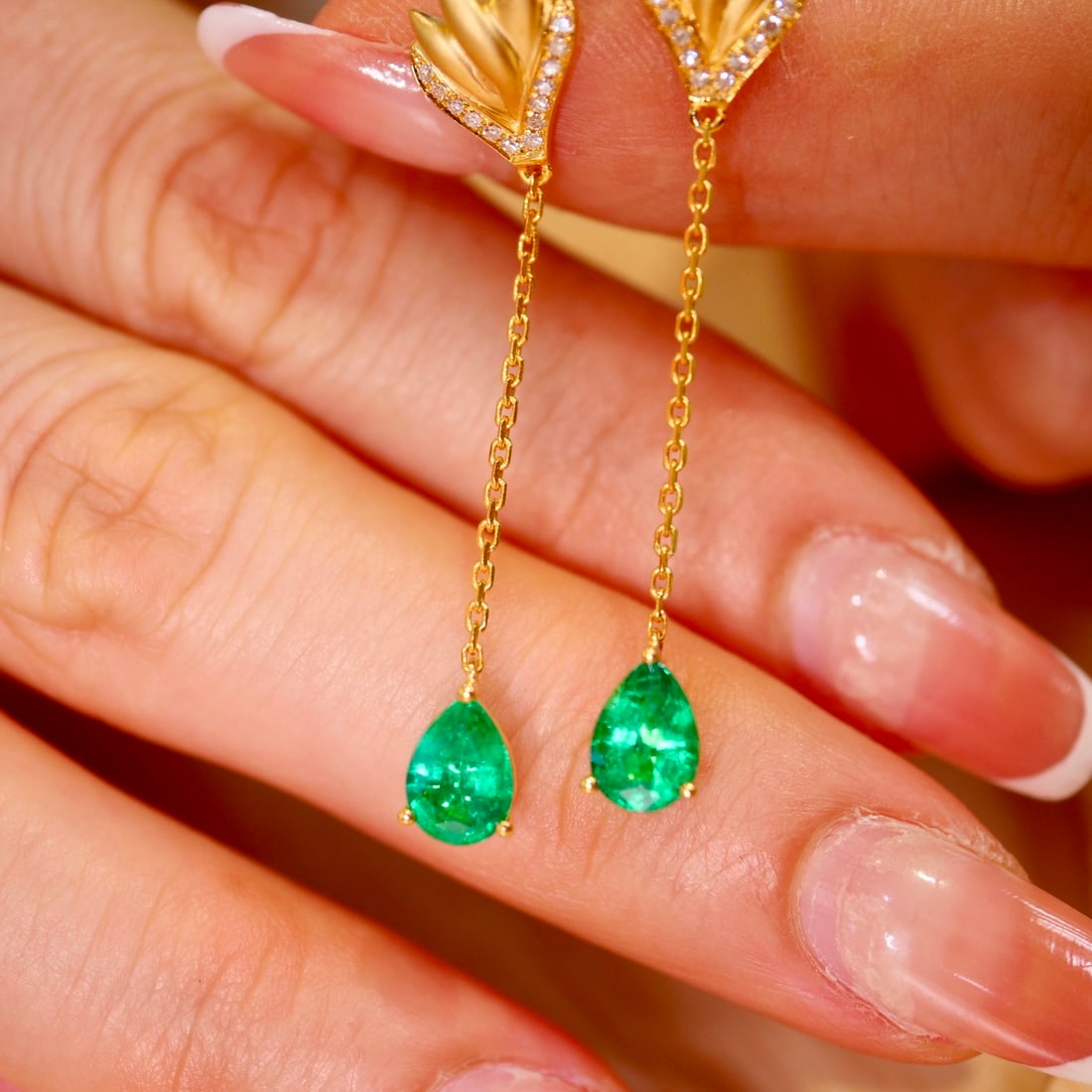 14k Gold 1.50 Ctw Vivid Green Natural Emerald & Diamond Earrings - 5