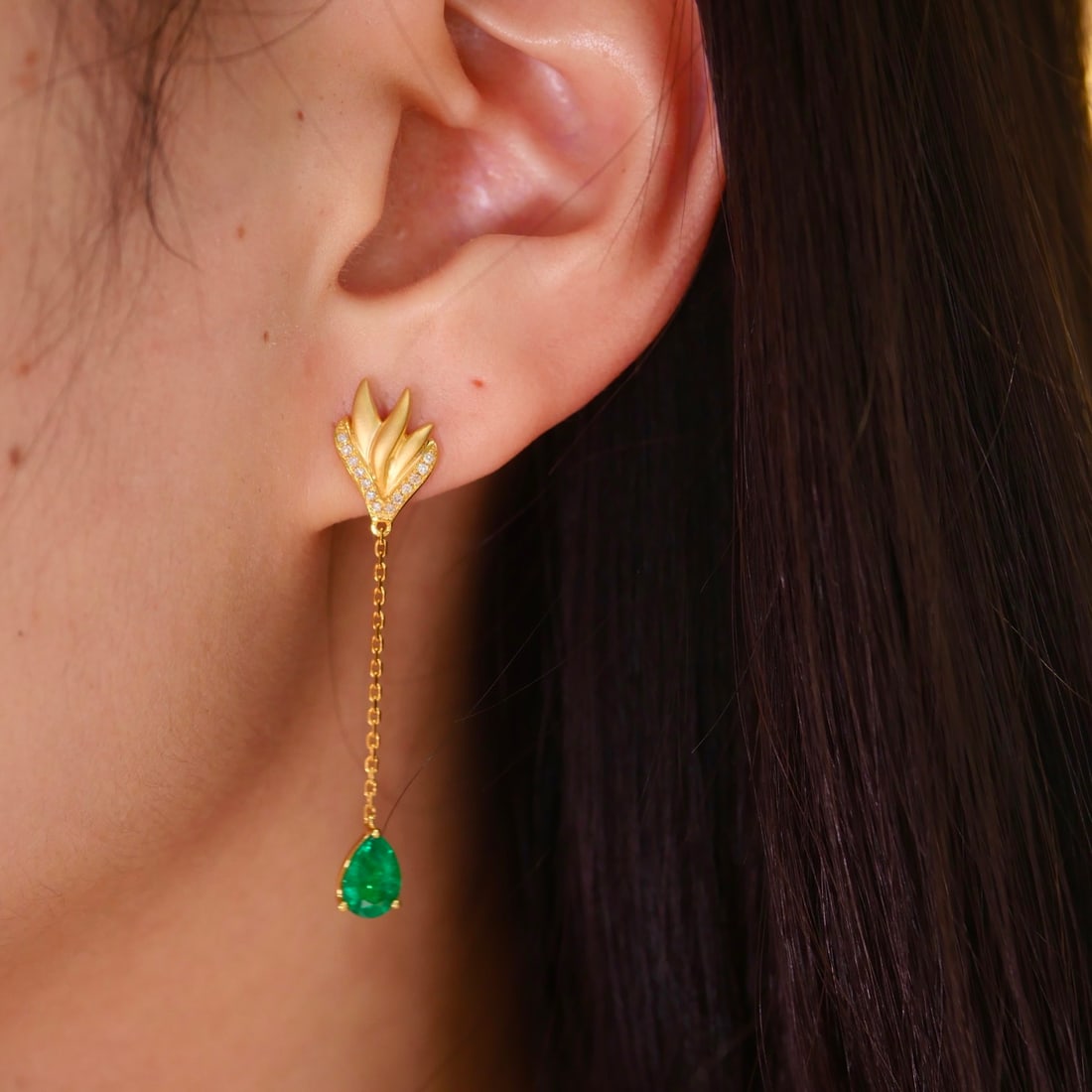 14k Gold 1.50 Ctw Vivid Green Natural Emerald & Diamond Earrings - 6
