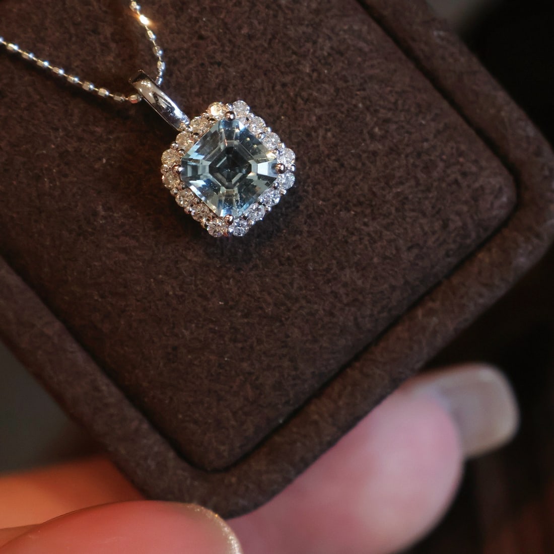 14k Gold 1 Ct Natural Aquamarine & Diamond Pendant( Without Chain ): Ref:231112183 // gold content:14k gold // main gemstone:aquamarine // shape:asscher // carat weight:1ct // color:blue // treatment:natural // // adjacent gemstone 2 : diamond // shape:round //